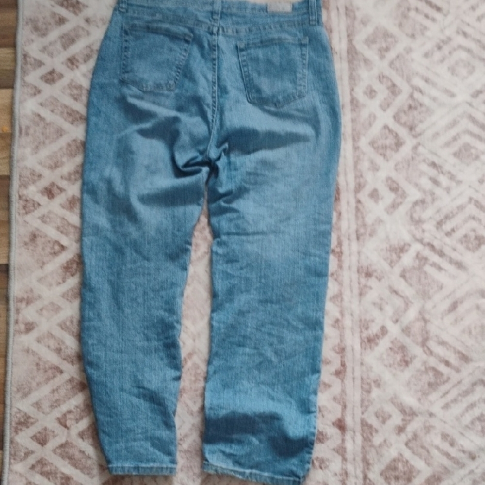 Lee Women's 12 Short Light Blue Straight Leg Medium Light Wash Denim Jeans